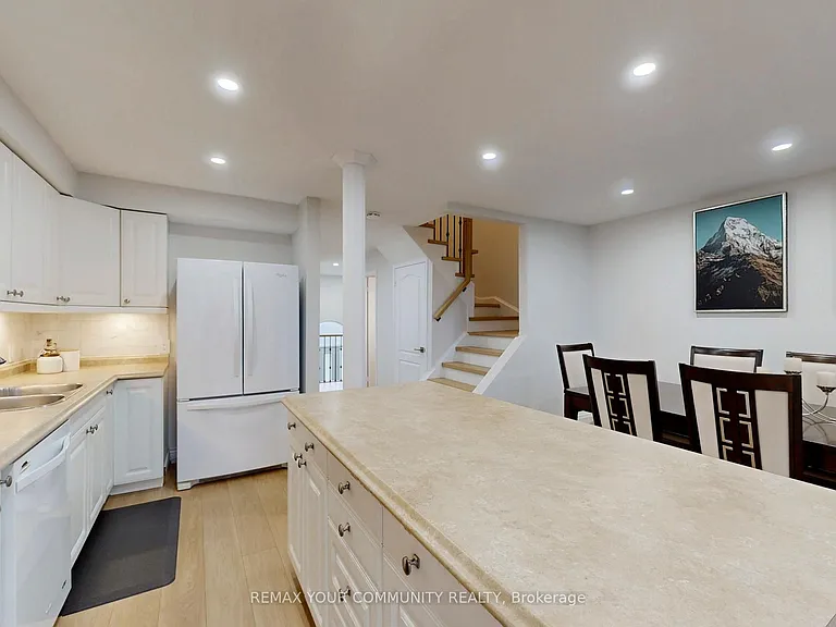 281 Ferndale Dr S — Photo 9