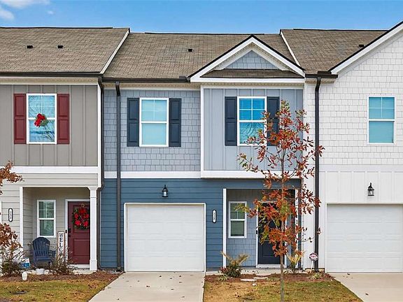 2nd image of 228 Buckingham Ln