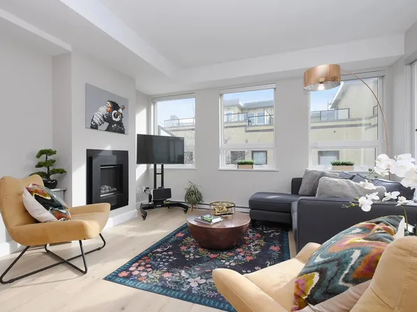 595 Pandora Ave, Victoria, BC