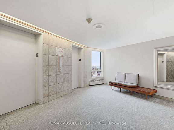 5th image of 915 Elmsmere Rd #1010
