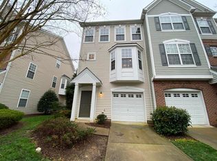 131 Madison Square Ln, Cary, NC 27513