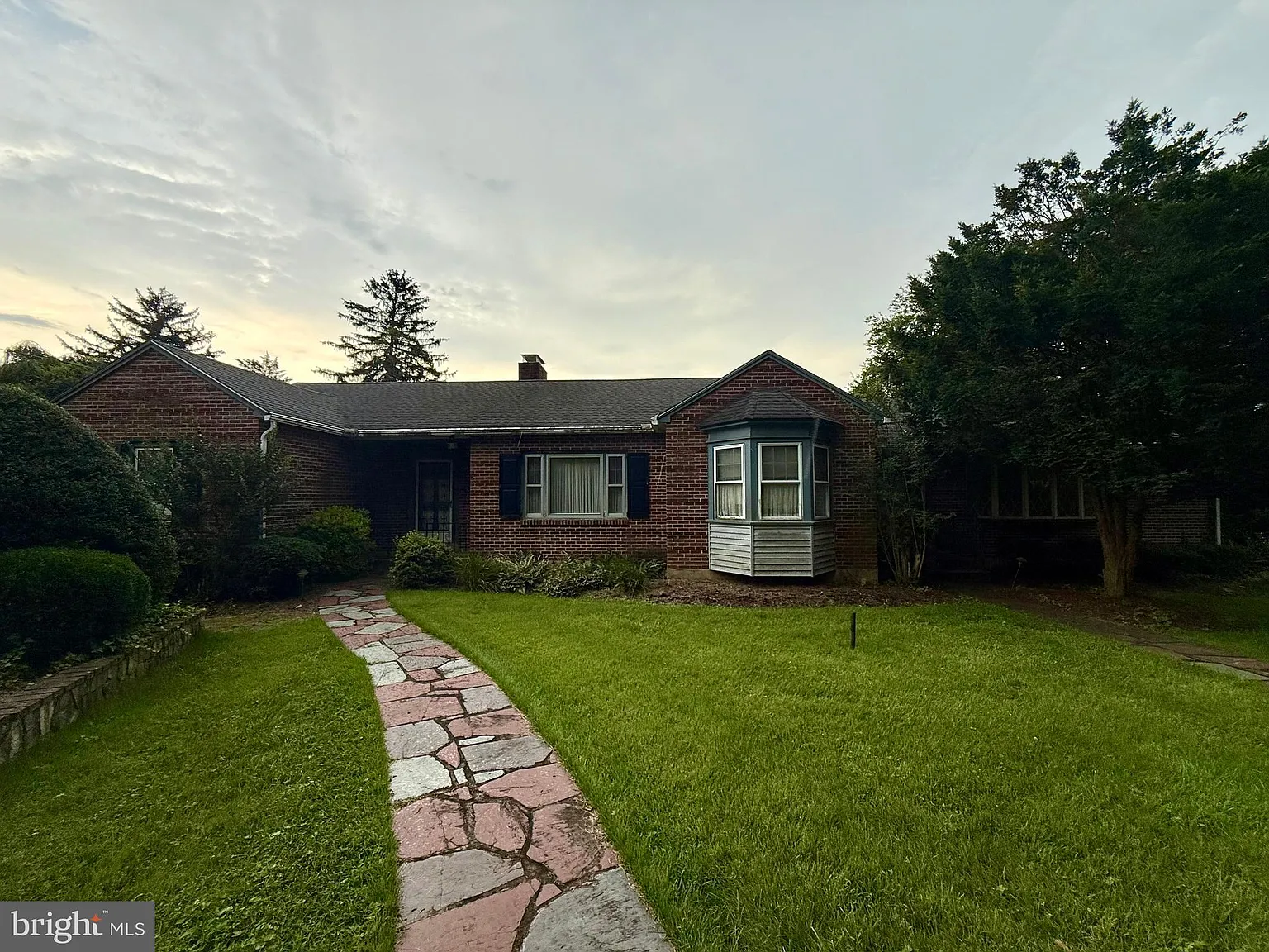 1709 Golf Rd photo 1