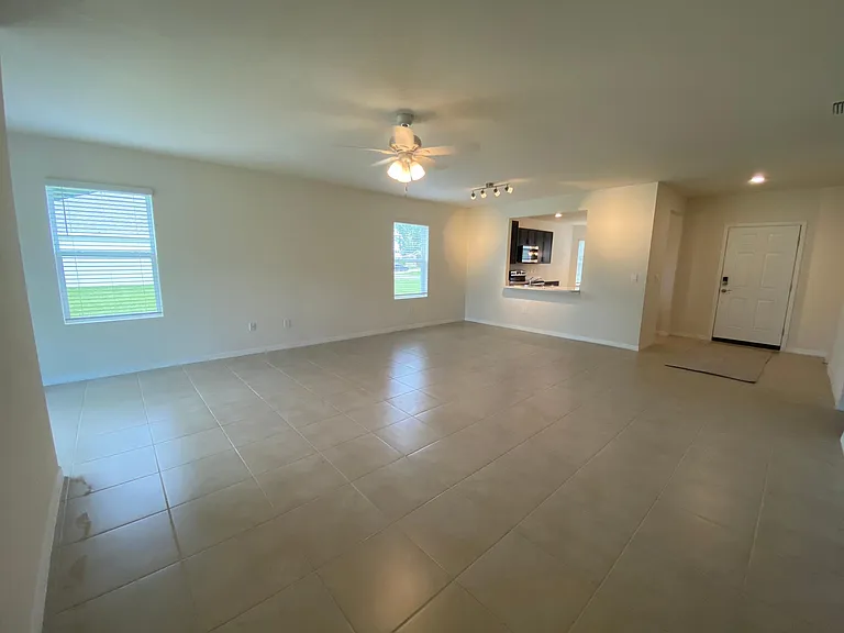 636 SW 19th Ave — Photo 9
