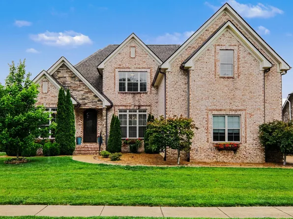 2972 Stewart Campbell Point, Spring Hill, TN 37174
