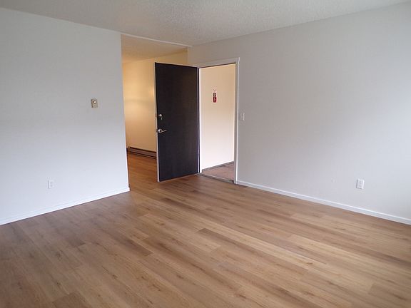 3rd image of 5102 SW 45th Ave APT 15