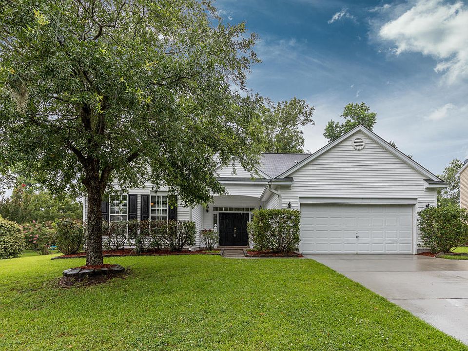1st image of 805 Paran Oaks Dr
