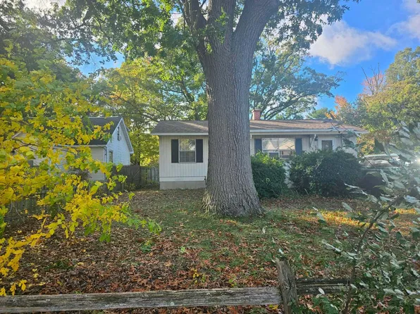 2853 Valley St, Muskegon, MI 49444