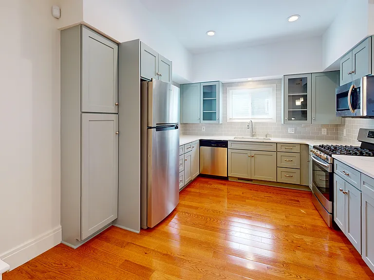 534 Abbott Rd #1 — Photo 2