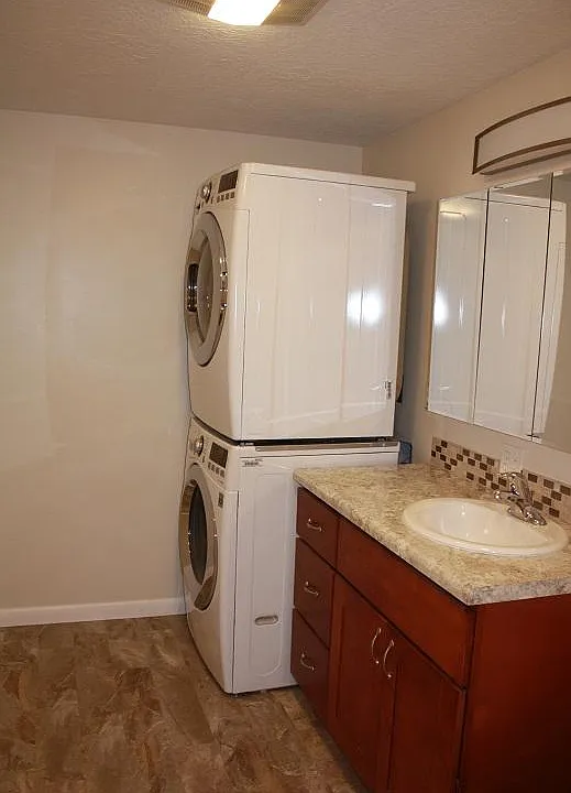 Washer & Dryer