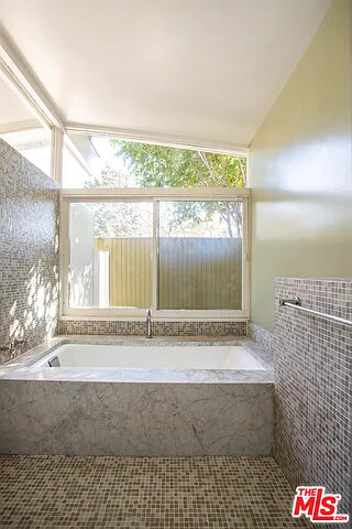 7561 Lolina Ln — Photo 23