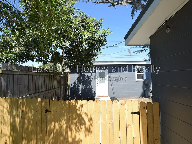 527 Garden Dr N #2 — Photo 3