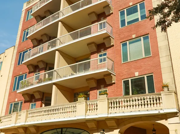 508 W Melrose St #Penthouse W, Chicago, IL 60657