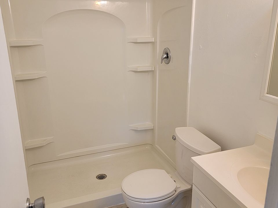 1st image of 1528 43rd Ave