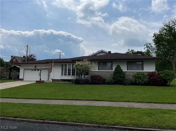 4621 Hilland Rd, Cleveland, OH 44109
