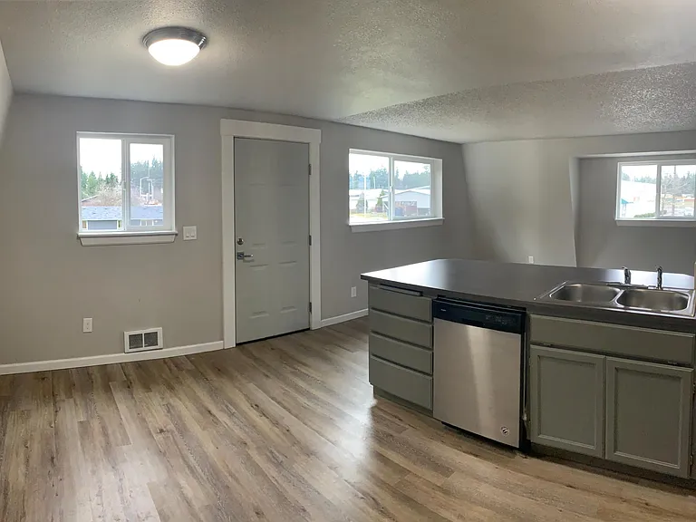 16324 Canyon Rd E #2 — Photo 3