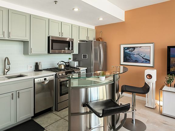 4th image of 2801 1st Ave APT 905