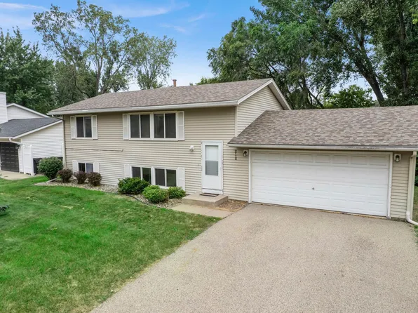 2115 Cliffview Dr, Eagan, MN 55122