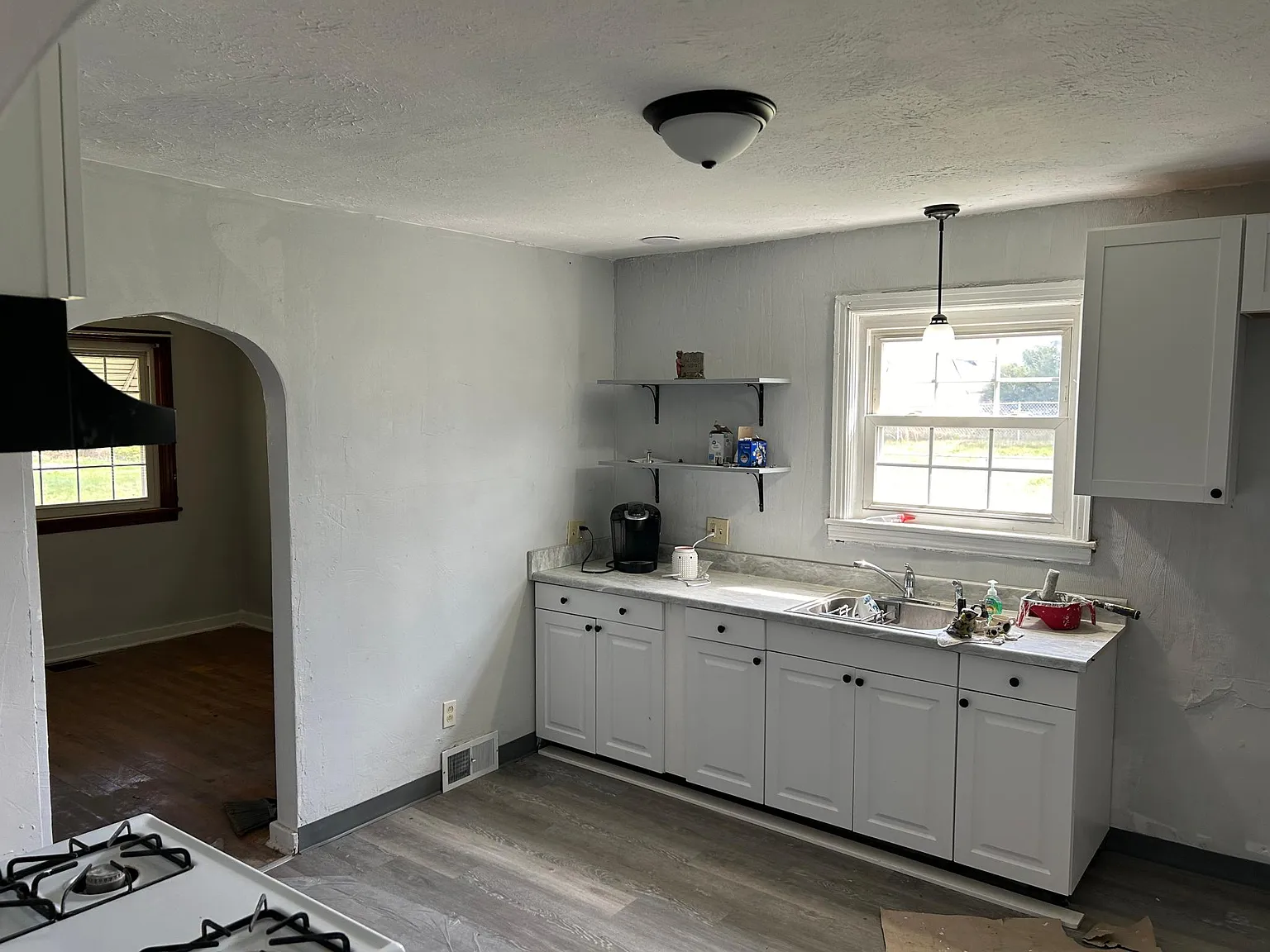 823 School St — Photo 3