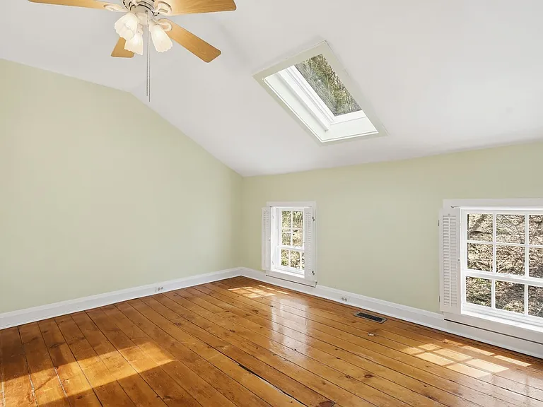 947 Oella Ave — Photo 13