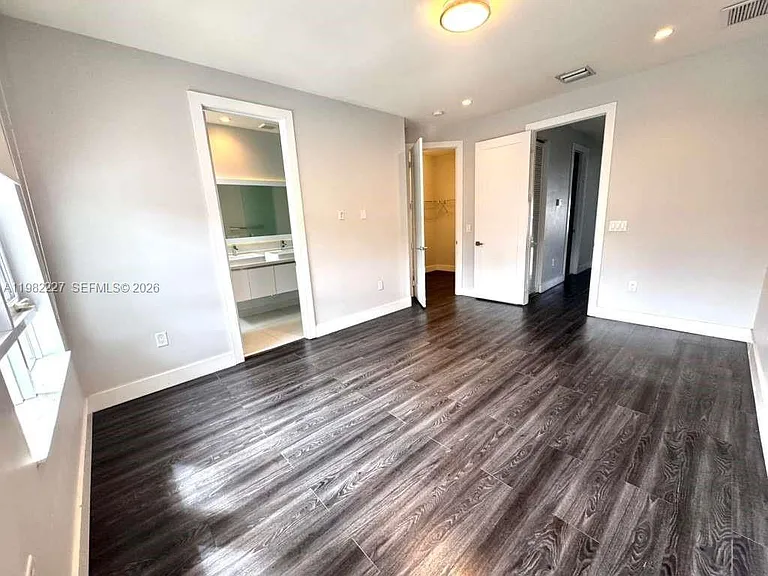6458 NW 103rd Psge — Photo 17