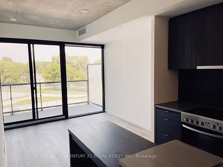 7 Smith Cres #302 — Photo 10