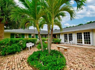129 Alhambra Pl, West Palm Beach, FL 33405