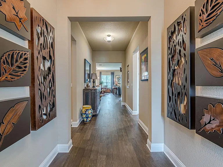115 Laughing Pear Cv — Photo 6