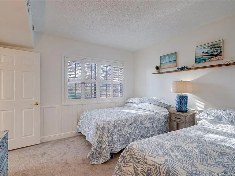1289 NE Ocean Blvd #4 — Photo 16