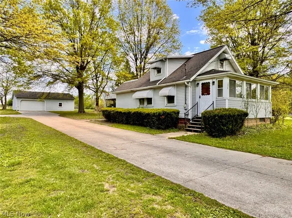 1975 McGowan Rd, Barberton, OH 44203