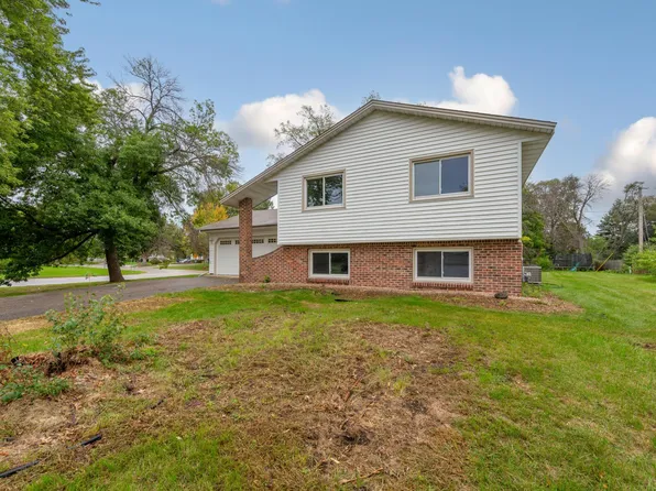8101 Ewing Ave N, Brooklyn Park, MN 55443