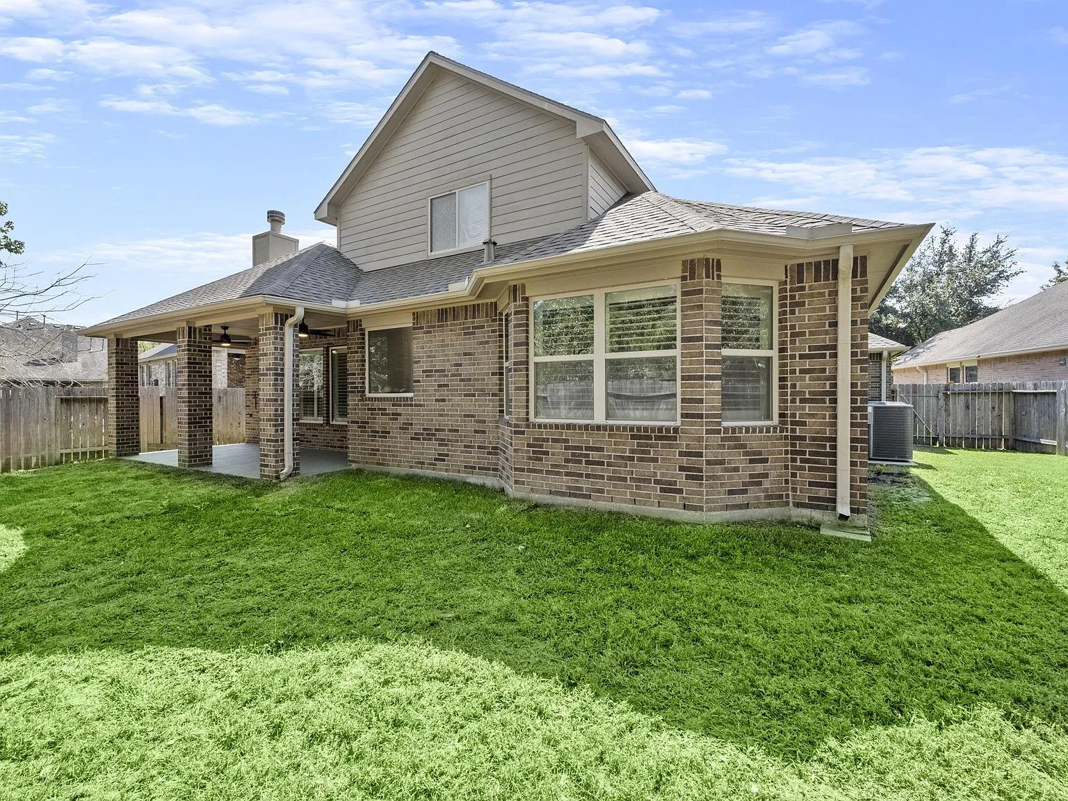 4 bed, 3.5 bath, 3023 sqft, $4,200 — Photo 3
