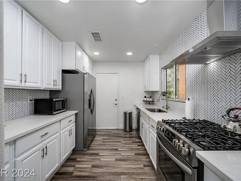 9433 Grand Mesa Dr — Photo 22