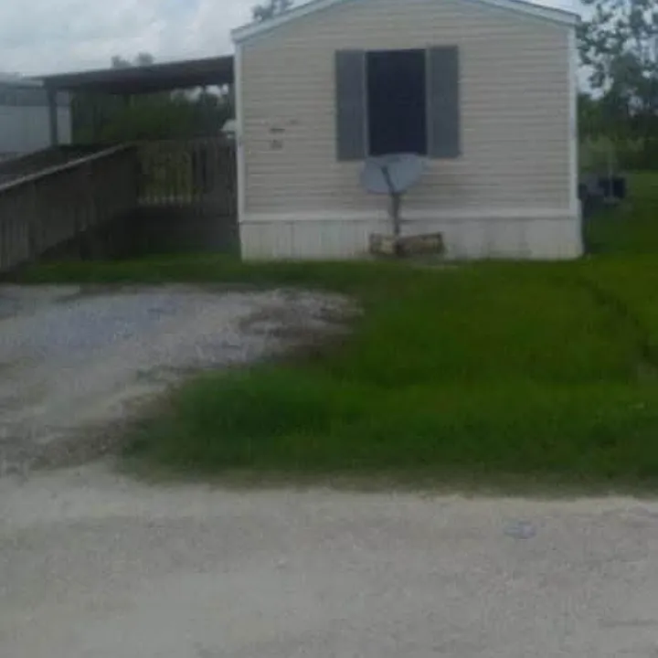 1112 Lebesque Rd #19