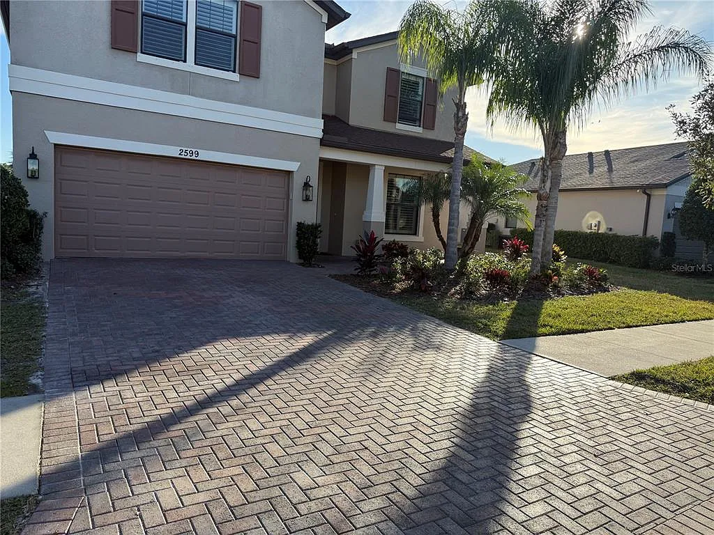 4 bed, 2.5 bath, 2856 sqft, $2,700 — Photo 3