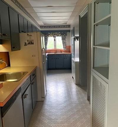 5th image of 352 High St