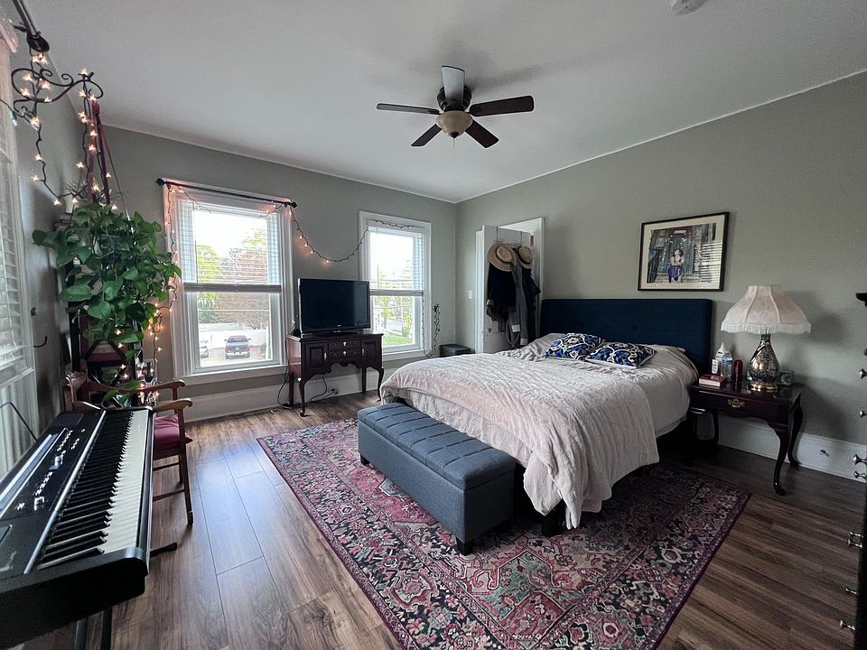 2nd image of 48 Elm St #2