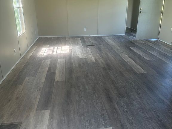 4th image of 272 Patricia Ln