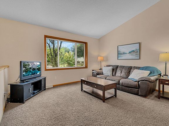 5th image of 3217 15th Ave S