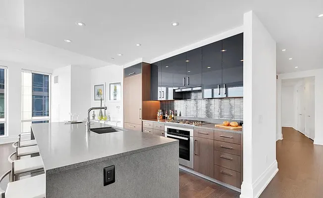 Sold by A & I Broadway | media 17