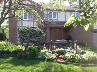 6228 Smithfield Dr, Troy, MI 48085