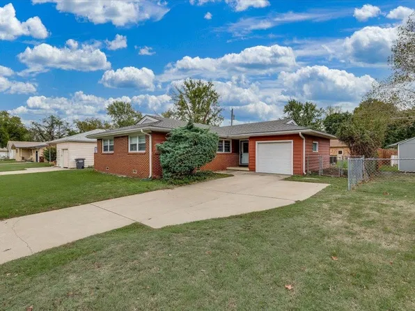 2225 W 25th St N, Wichita, KS 67204
