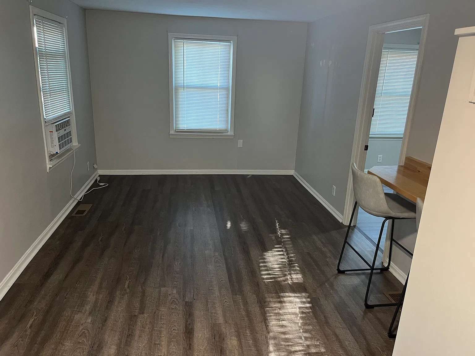 1 bed, 350 sqft, $750 — Photo 2