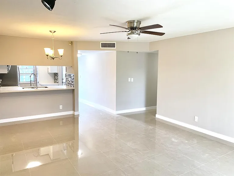 2750 Forest Hills Blvd #208 — Photo 11