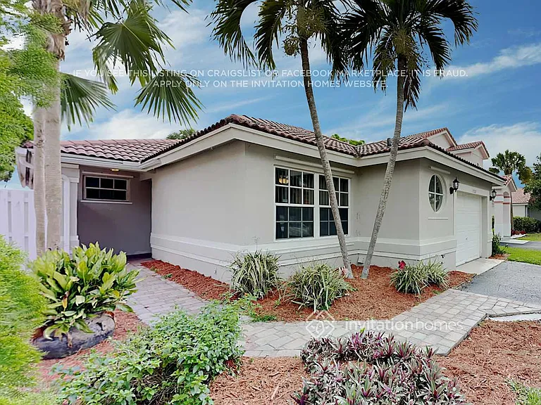 13528 NW 5th Ct — Photo 2