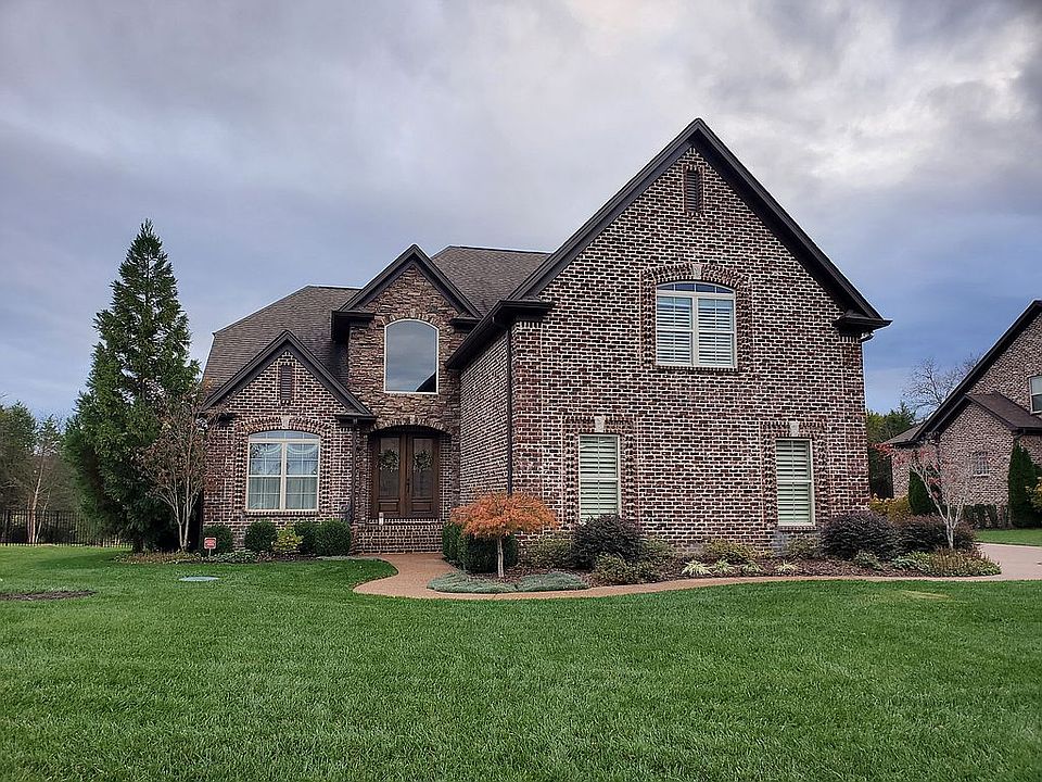 1215 Abernathy Way