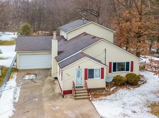 536 Huggins Rd, Michigan Center, MI 49254