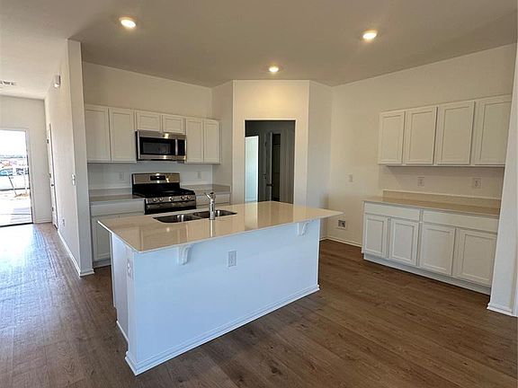 4th image of 11905 NW 100th St