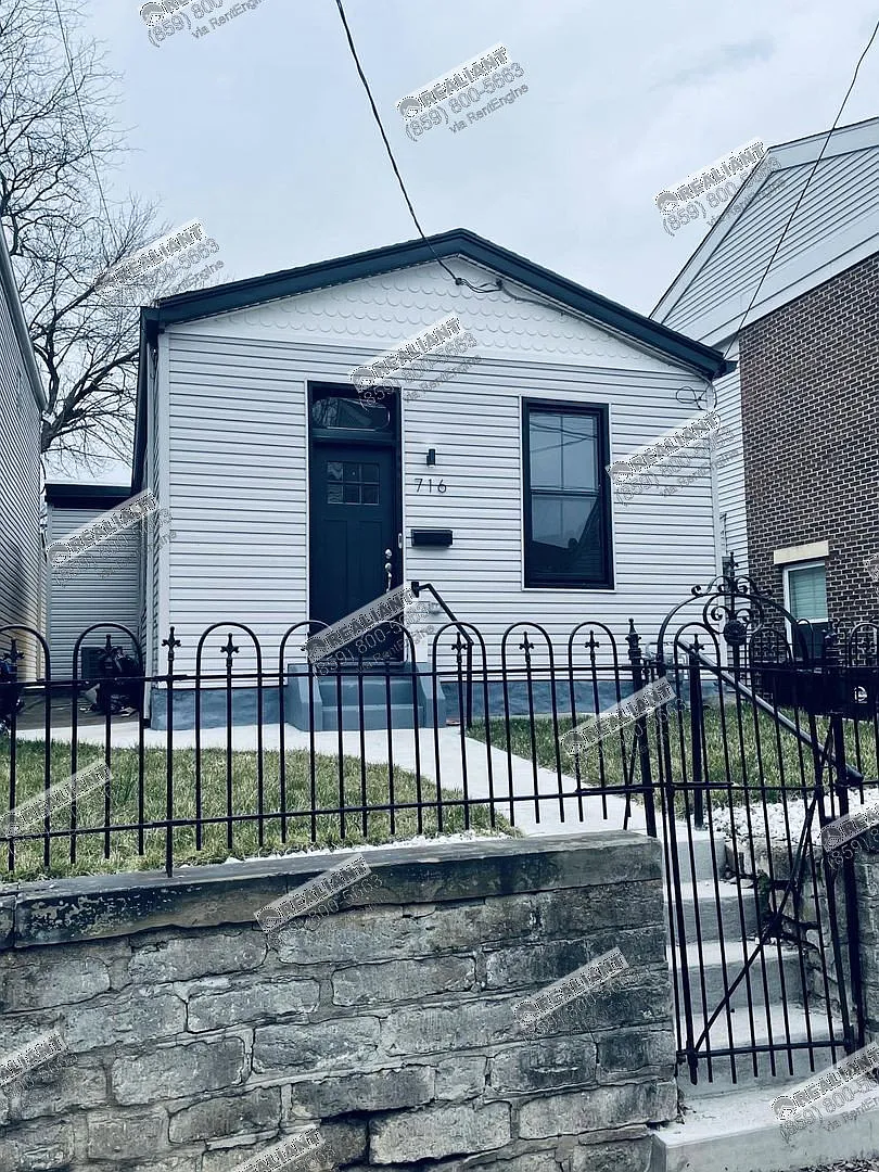 1 bed, 1.0 bath, 832 sqft, $1,495 — Photo 1