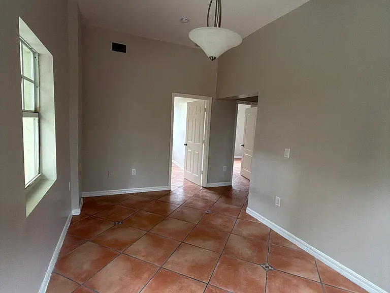 329 NW 11th Ave #2 — Photo 5