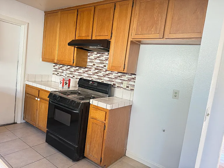 1307 W Heald Ave — Photo 11